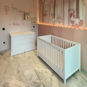 Lit bébé +Commode