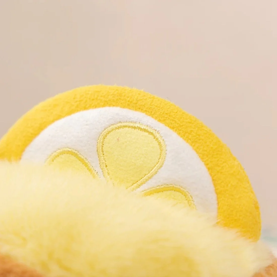Peluche tarte citron acidulée kawaii – Image 3